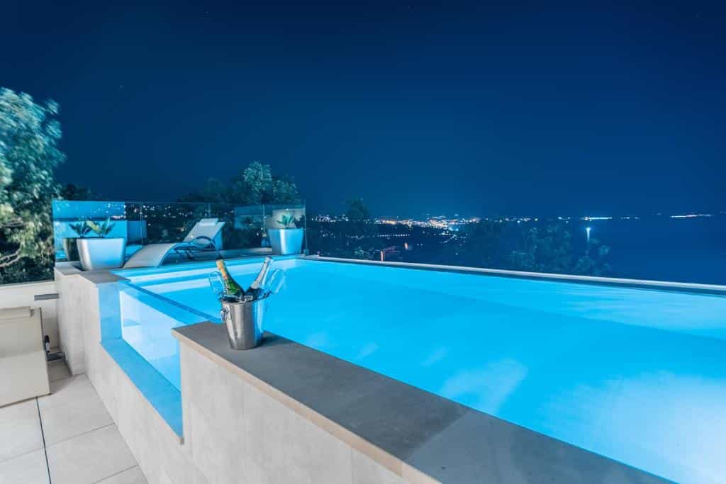 Rooftop Swimming Pool
